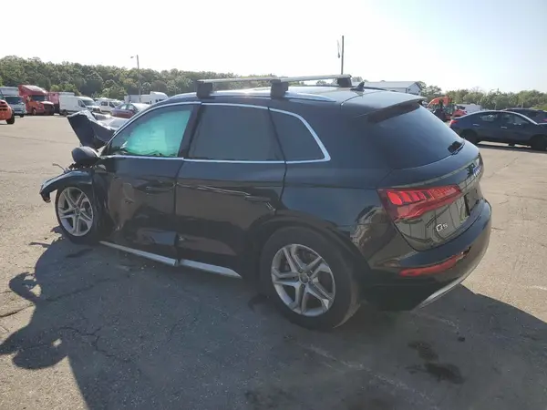 WA1ANAFY6K2134795 2019 AUDI Q5 - Image 2