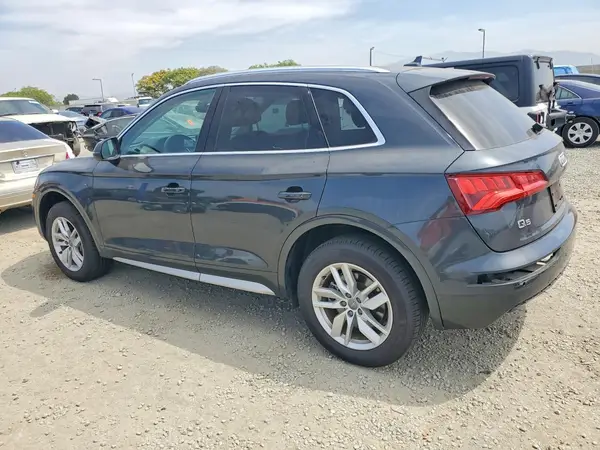 WA1ANAFY6L2070193 2020 AUDI Q5 - Image 2