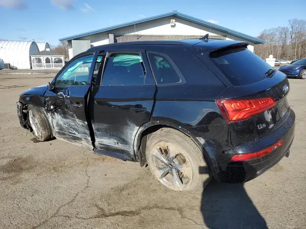 WA1ANAFY6L2111793 2020 AUDI Q5 - Image 2