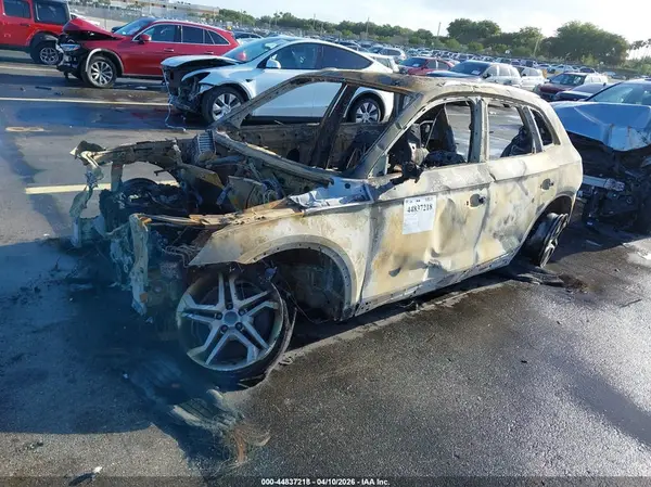 WA1ANAFY7J2018729 2018 AUDI Q5 - Image 2