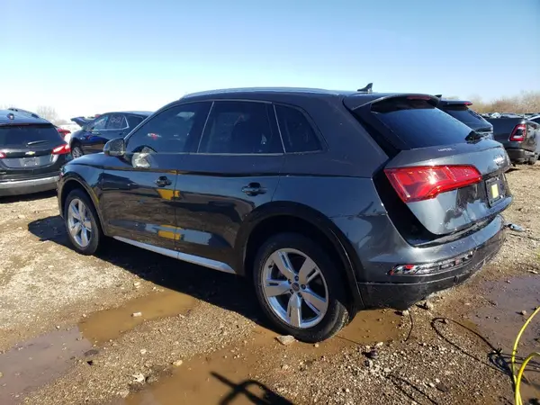 WA1ANAFY7J2094015 2018 AUDI Q5 - Image 2