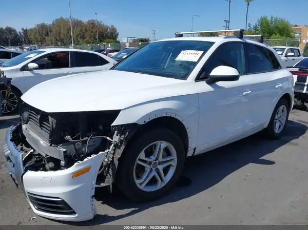 WA1ANAFY7J2188184 2018 AUDI Q5 - Image 2