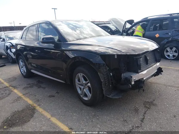WA1ANAFY7J2227386 2018 AUDI Q5 - Image 1