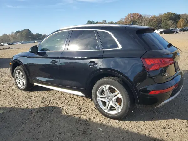 WA1ANAFY7K2037203 2019 AUDI Q5 - Image 2