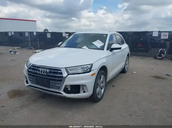 WA1ANAFY7K2050372 2019 AUDI Q5 - Image 2
