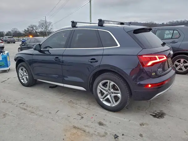 WA1ANAFY7K2057418 2019 AUDI Q5 - Image 2