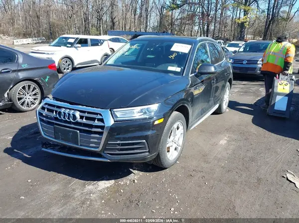 WA1ANAFY7K2066460 2019 AUDI Q5 - Image 2