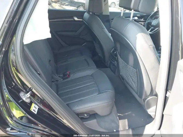 WA1ANAFY7K2077328 2019 AUDI Q5 - Image 8