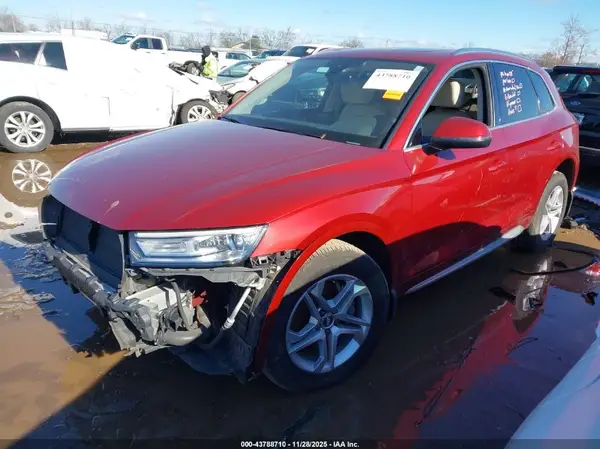 WA1ANAFY7K2078060 2019 AUDI Q5 - Image 2