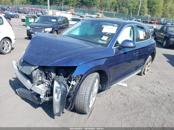 WA1ANAFY7K2079046 2019 AUDI Q5 - Image 2