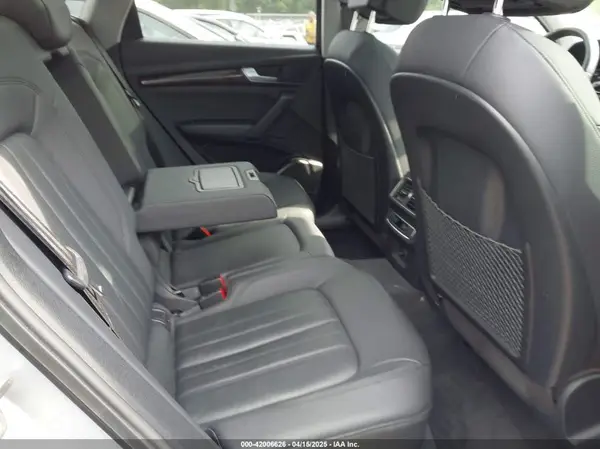 WA1ANAFY7K2081072 2019 AUDI Q5 - Image 8