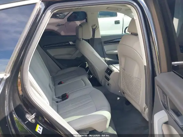 WA1ANAFY7K2084330 2019 AUDI Q5 - Image 8