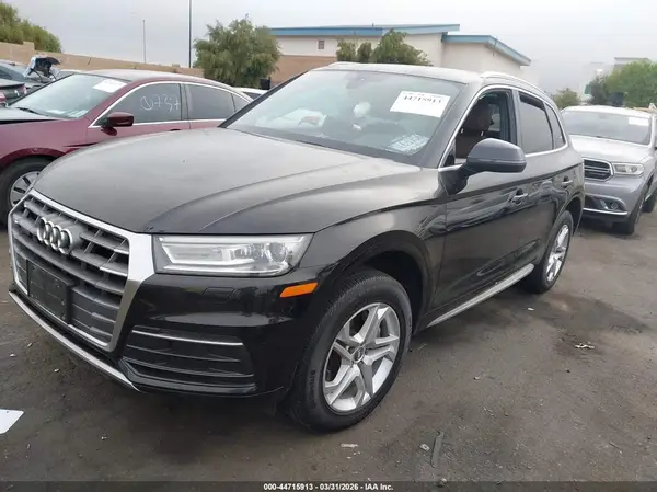 WA1ANAFY7K2088829 2019 AUDI Q5 - Image 2