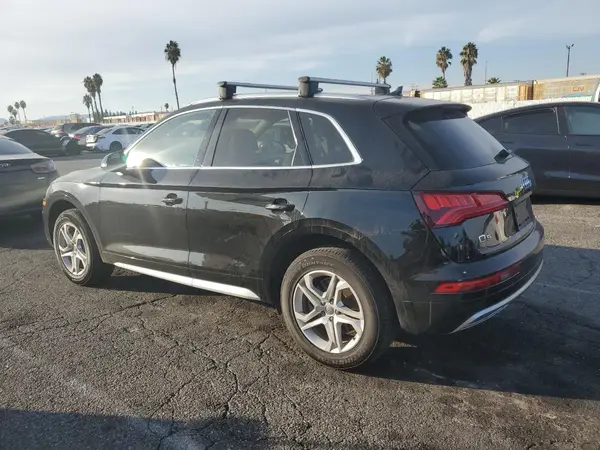 WA1ANAFY7K2097563 2019 AUDI Q5 - Image 2