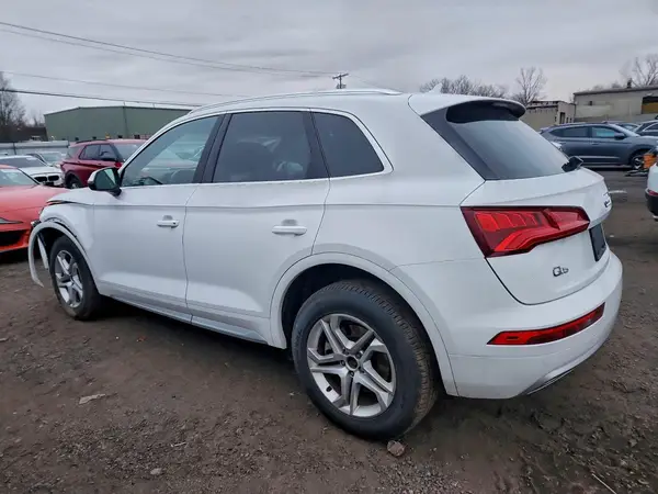 WA1ANAFY7K2104043 2019 AUDI Q5 - Image 2