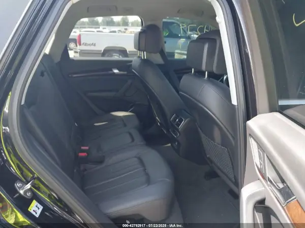 WA1ANAFY7K2121019 2019 AUDI Q5 - Image 8