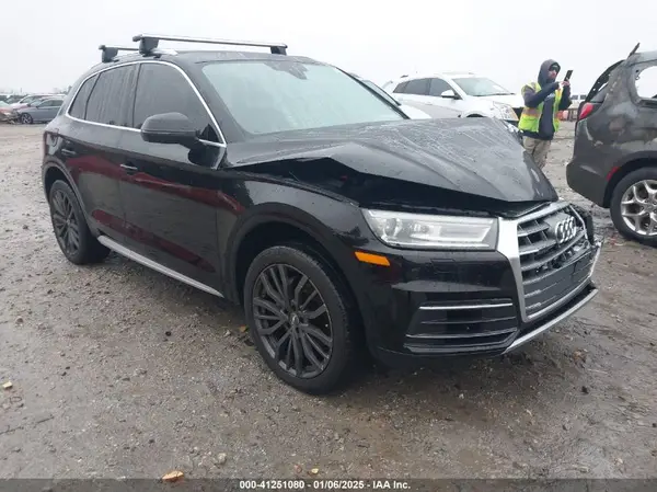 WA1ANAFY7K2124244 2019 AUDI Q5 - Image 1