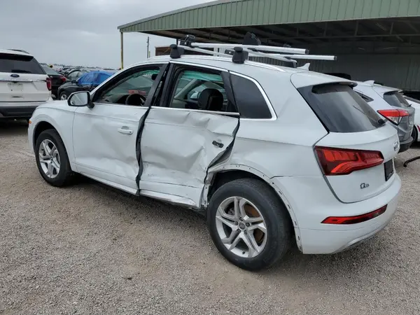 WA1ANAFY7K2125457 2019 AUDI Q5 - Image 2