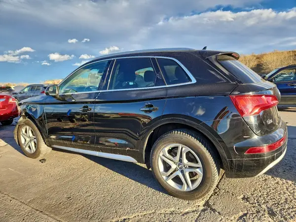 WA1ANAFY7K2126933 2019 AUDI Q5 - Image 2