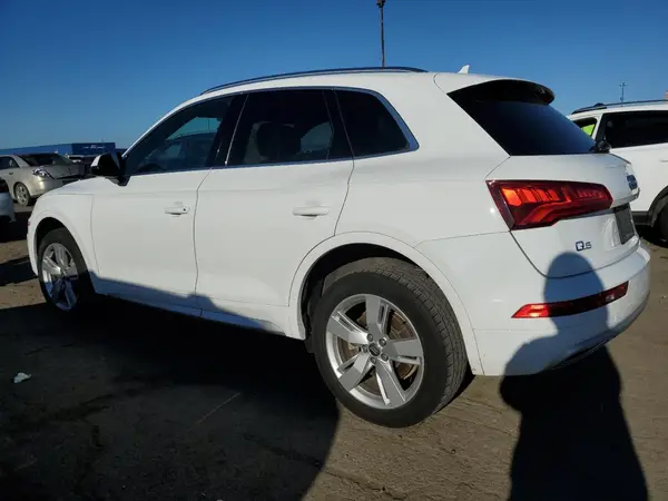 WA1ANAFY7K2132716 2019 AUDI Q5 - Image 2