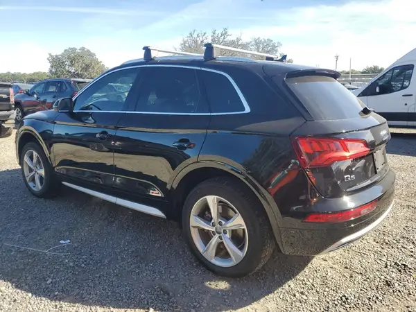 WA1ANAFY7L2103895 2020 AUDI Q5 - Image 2