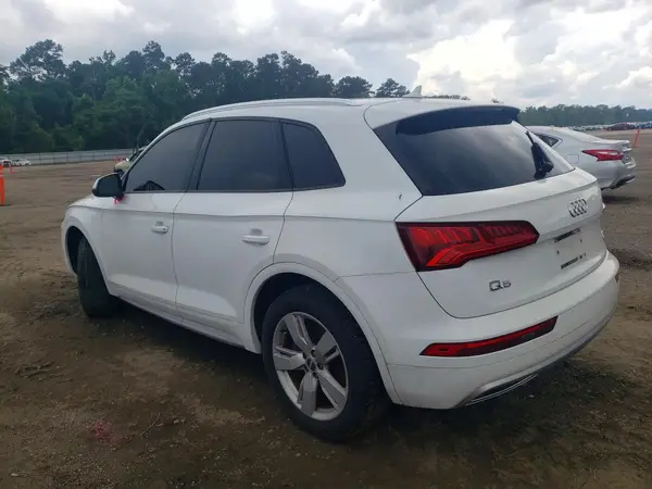 WA1ANAFY8J2008565 2018 AUDI Q5 - Image 2