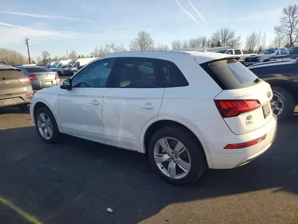 WA1ANAFY8J2009716 2018 AUDI Q5 - Image 2