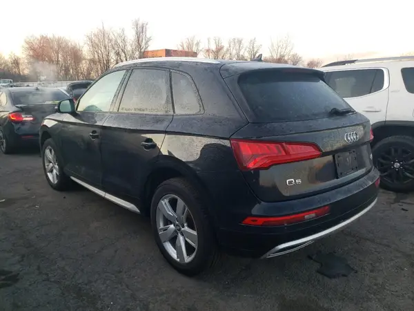 WA1ANAFY8J2085128 2018 AUDI Q5 - Image 2