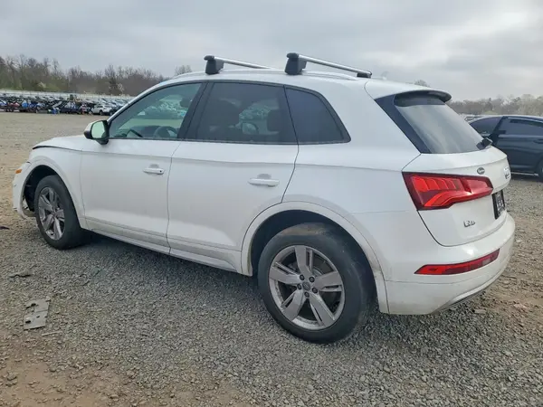 WA1ANAFY8J2137440 2018 AUDI Q5 - Image 2
