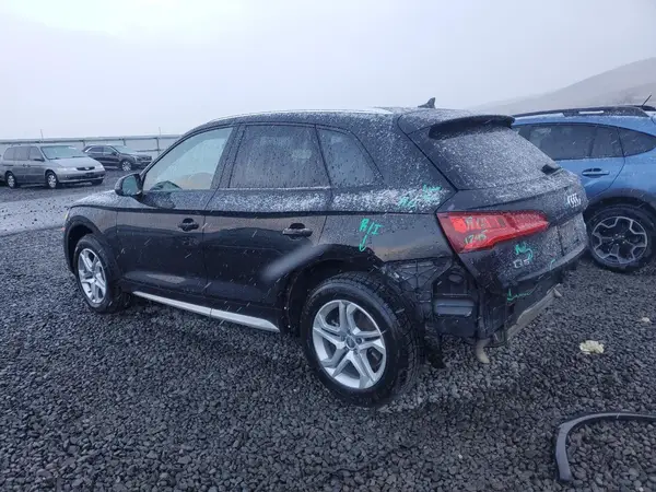 WA1ANAFY8J2177422 2018 AUDI Q5 - Image 2