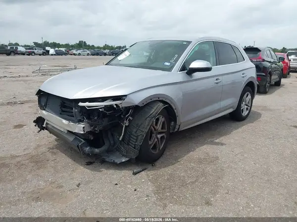 WA1ANAFY8K2040241 2019 AUDI Q5 - Image 2
