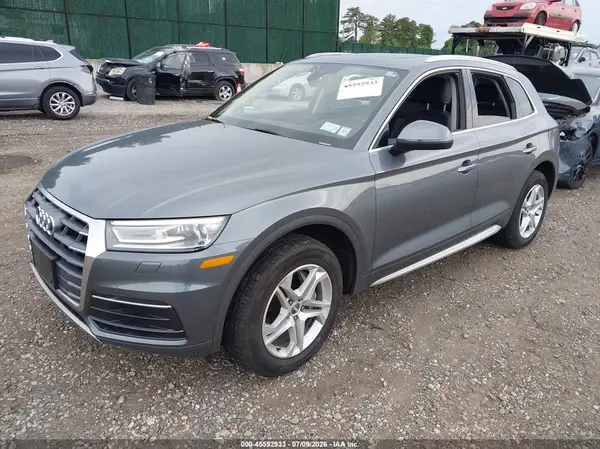 WA1ANAFY8K2070811 2019 AUDI Q5 - Image 2