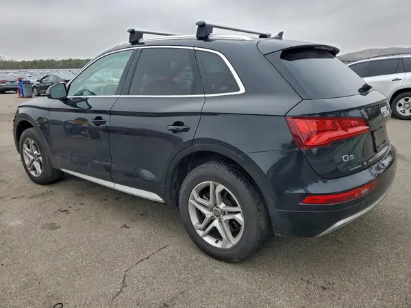 WA1ANAFY8K2078133 2019 AUDI Q5 - Image 2