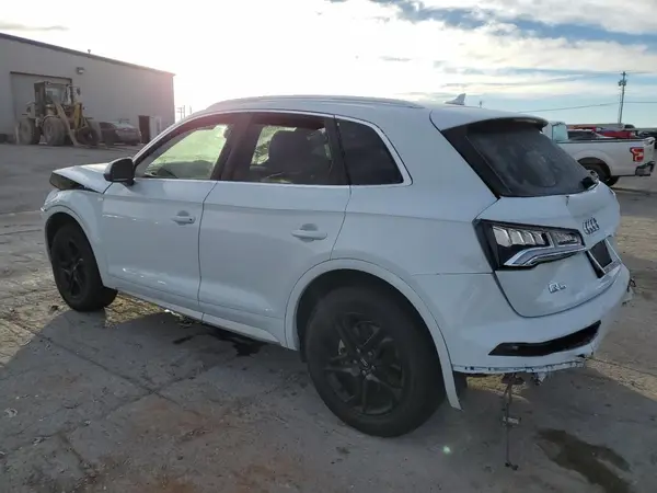 WA1ANAFY8K2078973 2019 AUDI Q5 - Image 2