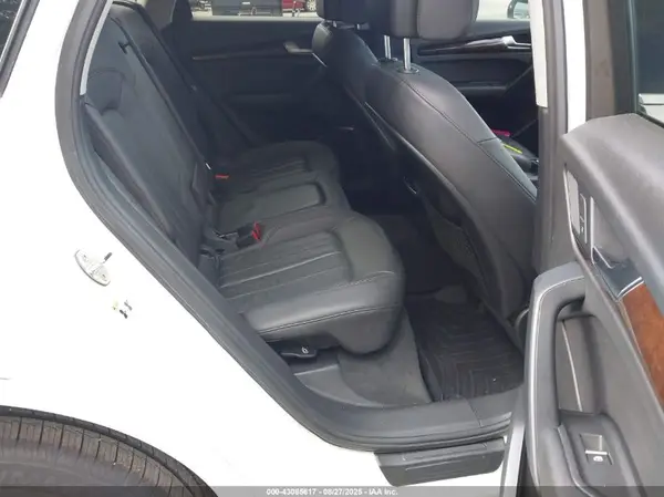 WA1ANAFY8K2109445 2019 AUDI Q5 - Image 8