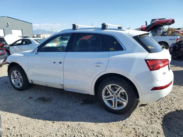 WA1ANAFY8K2109882 2019 AUDI Q5 - Image 2