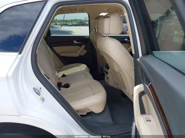 WA1ANAFY8K2128349 2019 AUDI Q5 - Image 8