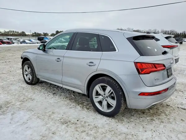 WA1ANAFY8K2130697 2019 AUDI Q5 - Image 2