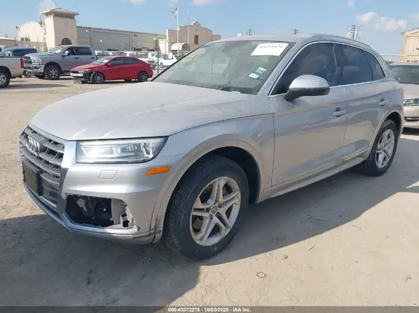 WA1ANAFY8K2143790 2019 AUDI Q5 - Image 2