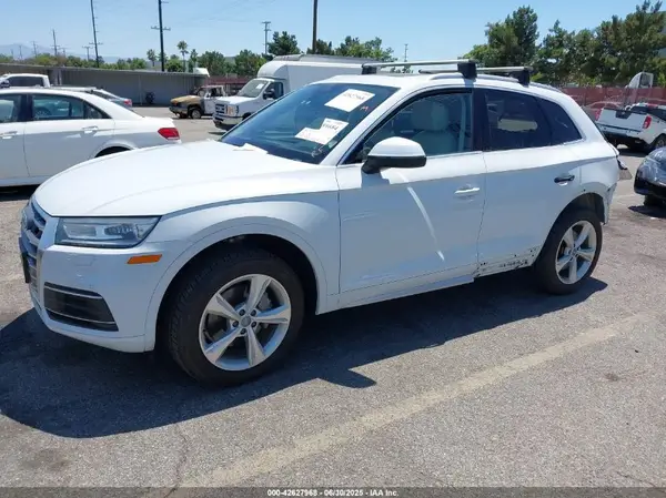WA1ANAFY8L2034151 2020 AUDI Q5 - Image 2