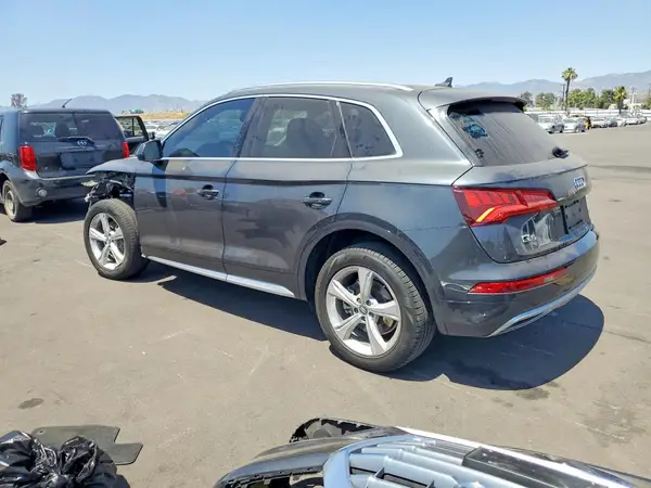 WA1ANAFY8L2048597 2020 AUDI Q5 - Image 2