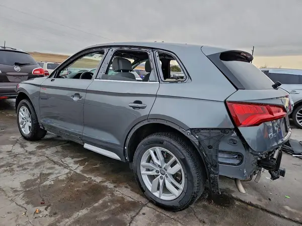 WA1ANAFY8L2050110 2020 AUDI Q5 - Image 2
