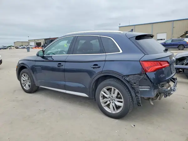 WA1ANAFY8L2101072 2020 AUDI Q5 - Image 2