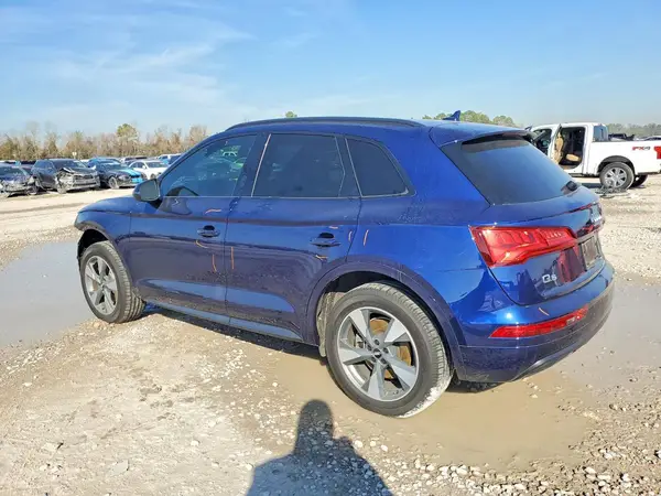 WA1ANAFY8L2102268 2020 AUDI Q5 - Image 2