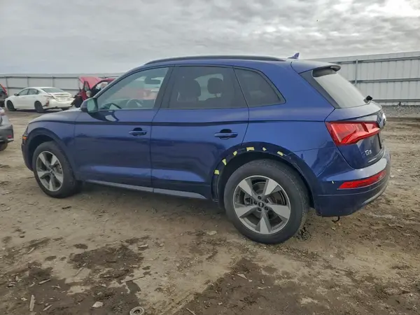 WA1ANAFY8L2112573 2020 AUDI Q5 - Image 2