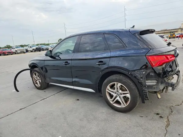 WA1ANAFY9J2004069 2018 AUDI Q5 - Image 2