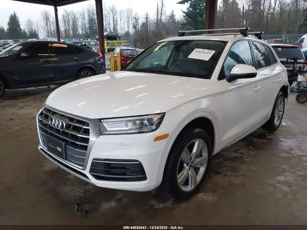 WA1ANAFY9J2026461 2018 AUDI Q5 - Image 2