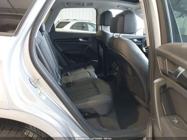 WA1ANAFY9J2049979 2018 AUDI Q5 - Image 8