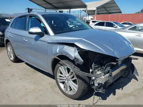WA1ANAFY9J2058388 2018 AUDI Q5 - Image 1