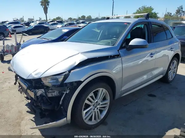 WA1ANAFY9J2058388 2018 AUDI Q5 - Image 2